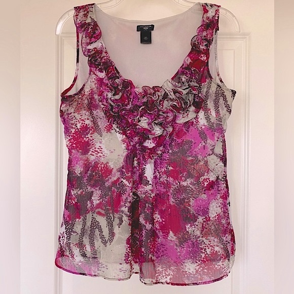 Ann Taylor Petite Top🌺🌸 - Picture 2 of 9